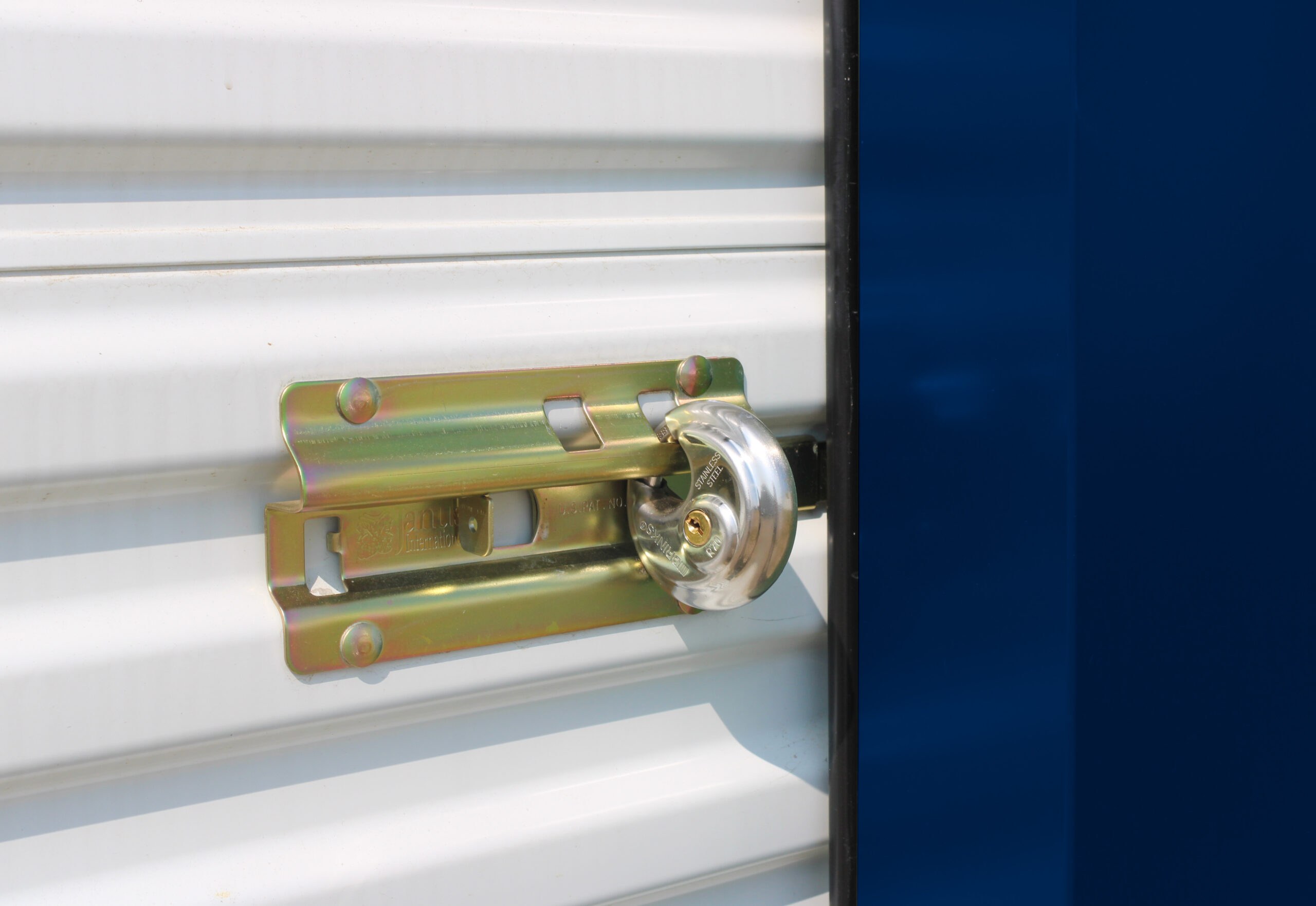 Door latch